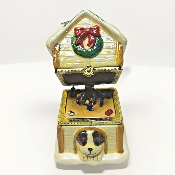 Mr Christmas Animated Dog House Music Box "Deck The Halls" Village Christmas - Picture 1 of 10
